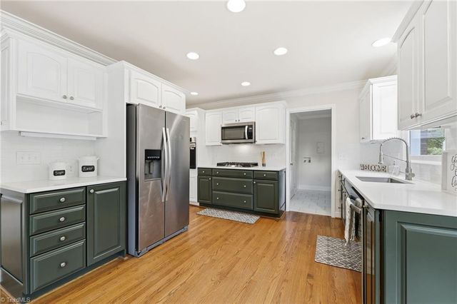 106 Stafford Oak Road, Jamestown, NC 27282