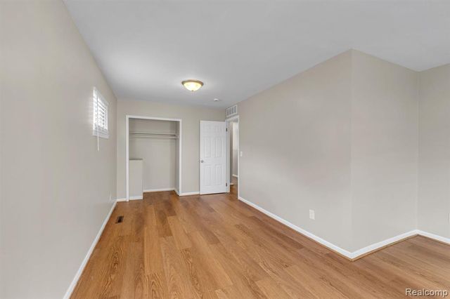 4475 Ziegler Street, Dearborn Heights, MI 48125