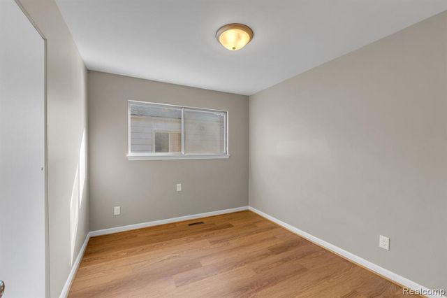 4475 Ziegler Street, Dearborn Heights, MI 48125