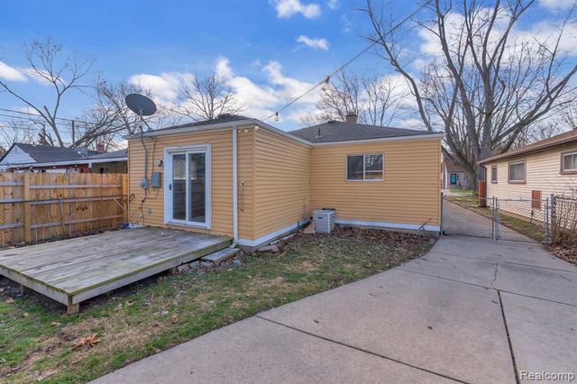 4475 Ziegler Street, Dearborn Heights, MI 48125