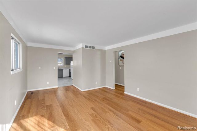 4475 Ziegler Street, Dearborn Heights, MI 48125