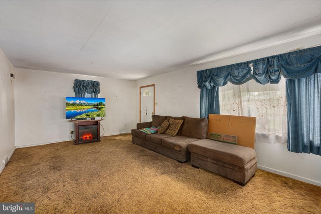 211 PEARL ST, Pottstown, PA 19465