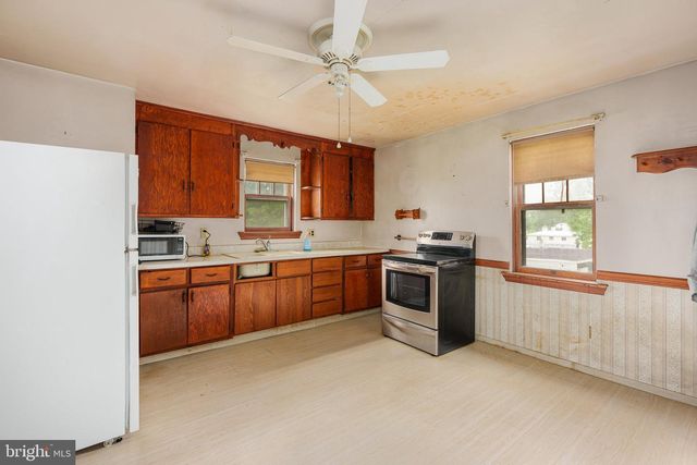 211 PEARL ST, Pottstown, PA 19465