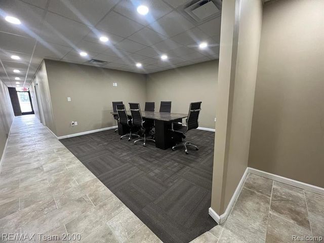 15706 Michigan Avenue, Dearborn, MI 48126