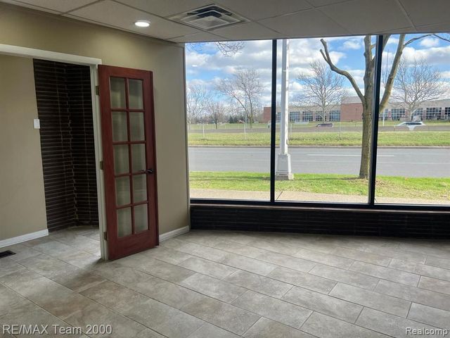 15706 Michigan Avenue, Dearborn, MI 48126