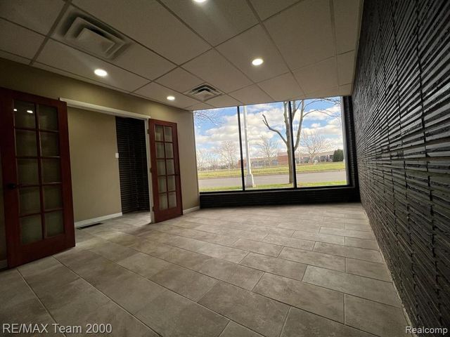 15706 Michigan Avenue, Dearborn, MI 48126