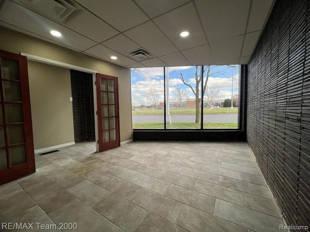 15706 Michigan Avenue, Dearborn, MI 48126