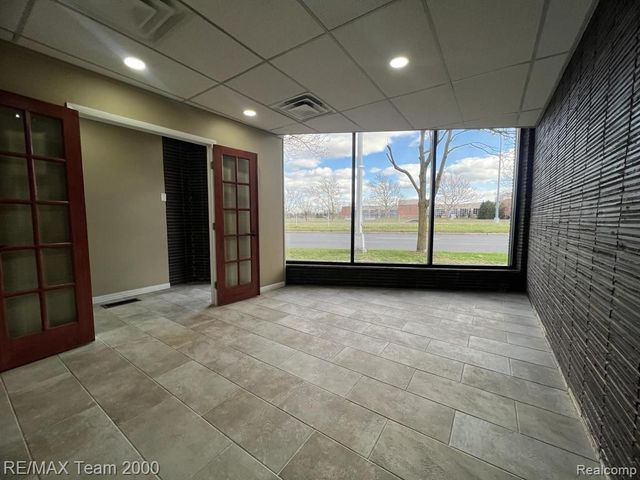 15706 Michigan Avenue, Dearborn, MI 48126