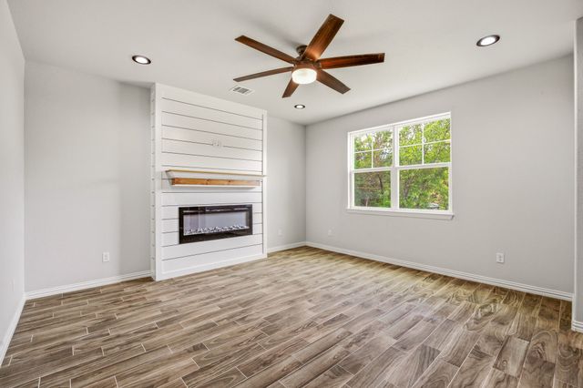 5721 San Jacinto Drive, Granbury, TX 76048