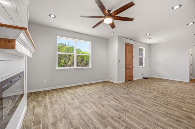5721 San Jacinto Drive, Granbury, TX 76048