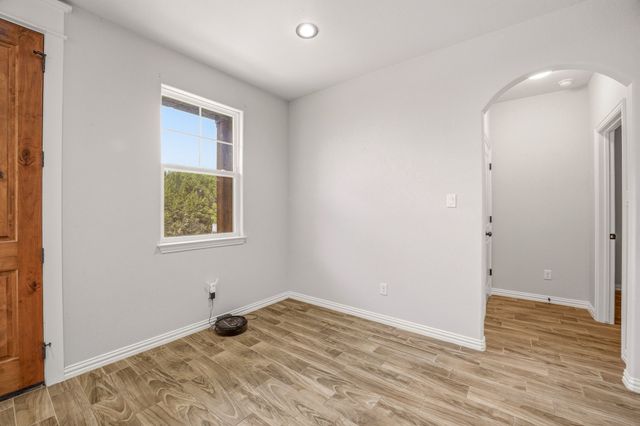 5721 San Jacinto Drive, Granbury, TX 76048