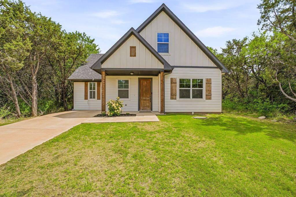 5721 San Jacinto Drive, Granbury, TX 76048