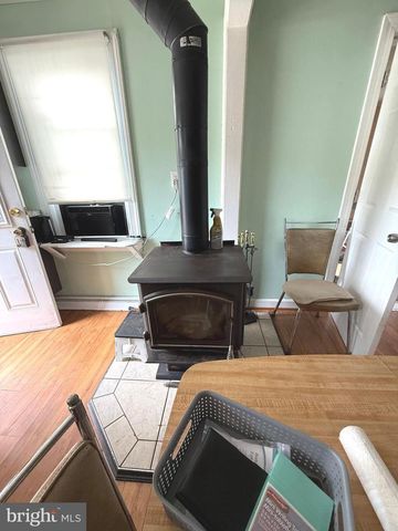 10475 BERRY RD, Waldorf, MD 20603
