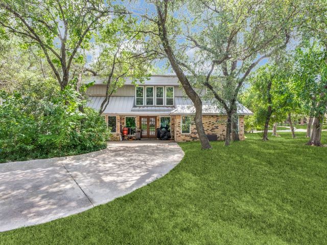 7905 Skylake Drive, Fort Worth, TX 76179