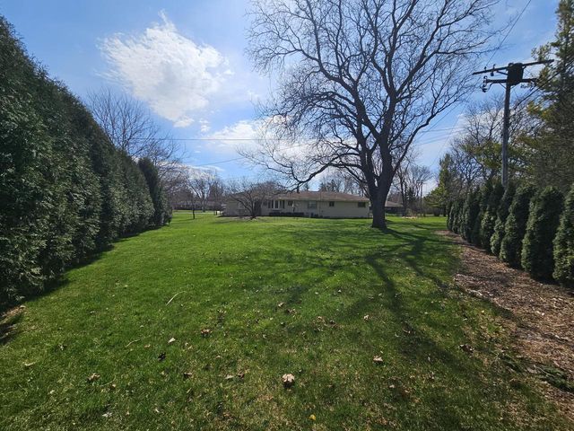 12860 Hobbs COURT, Brookfield, WI 53005