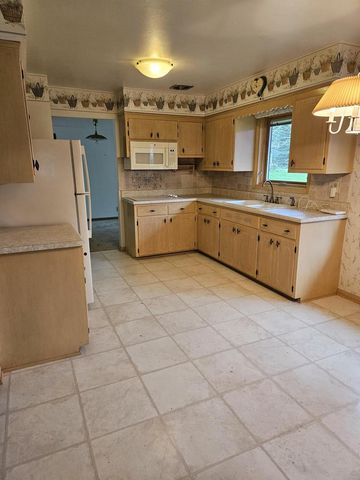 12860 Hobbs COURT, Brookfield, WI 53005