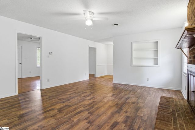 572 Wildwood Drive, Spartanburg, SC 29306