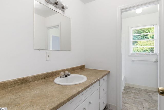 572 Wildwood Drive, Spartanburg, SC 29306