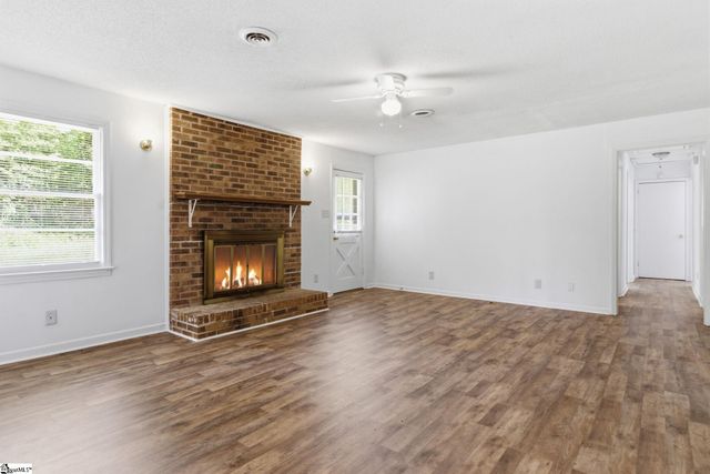 572 Wildwood Drive, Spartanburg, SC 29306