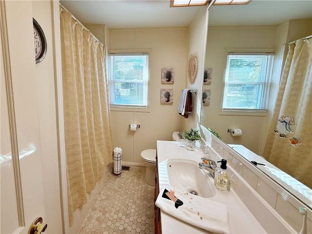 2601 E 8th Street, Pittsburg, KS 66762