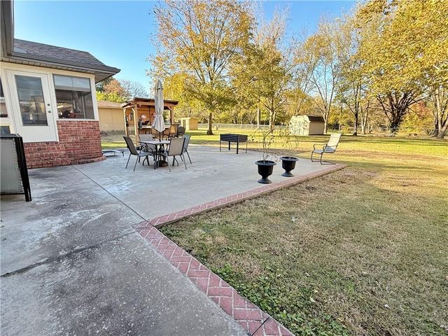 2601 E 8th Street, Pittsburg, KS 66762