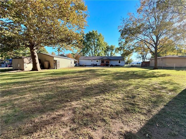 2601 E 8th Street, Pittsburg, KS 66762