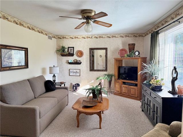 2601 E 8th Street, Pittsburg, KS 66762