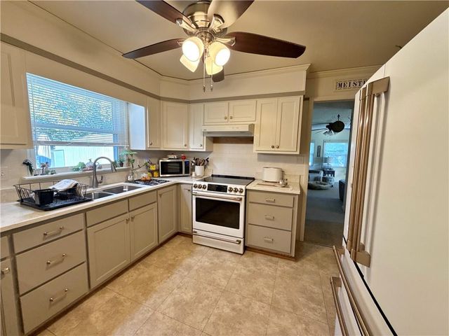 2601 E 8th Street, Pittsburg, KS 66762