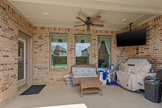 2752 Sterling Heights Lane, Conroe, TX 77385