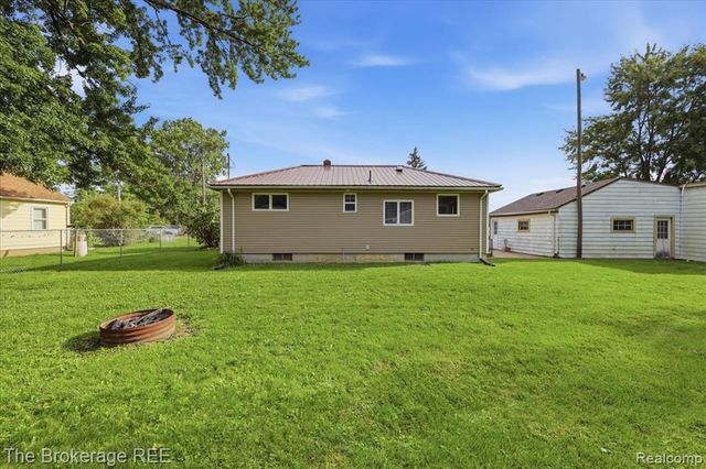 11973 E Brooks Road, Lennon, MI 48449
