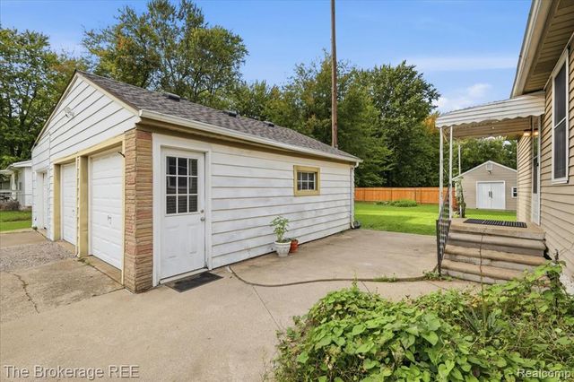 11973 E Brooks Road, Lennon, MI 48449