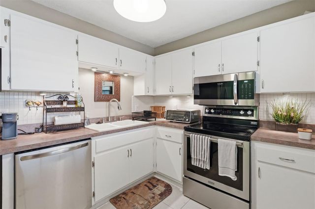 19029 US HIGHWAY 19 N 1-22, Clearwater, FL 33764