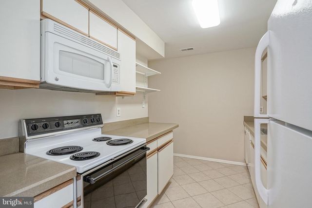 201-A MULBERRY CV, Mount Laurel, NJ 08054