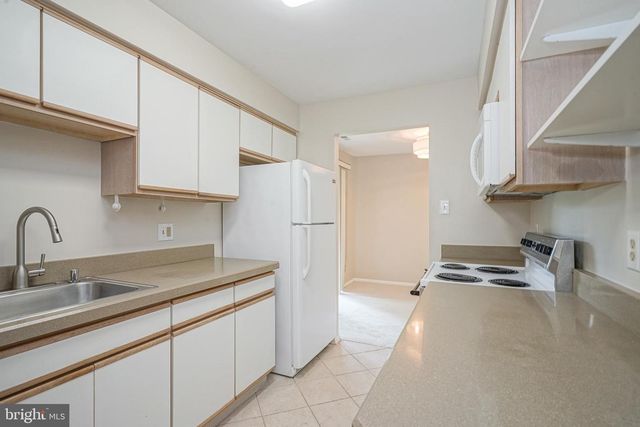 201-A MULBERRY CV, Mount Laurel, NJ 08054