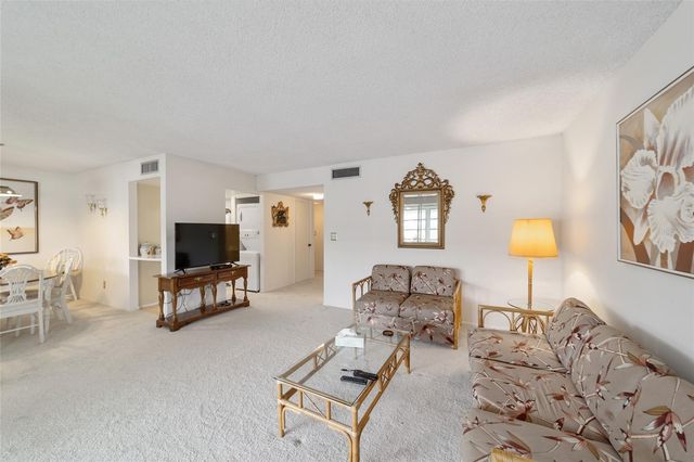 557 MIDWAY DRIVE B, Ocala, FL 34472