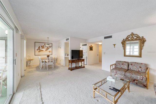 557 MIDWAY DRIVE B, Ocala, FL 34472