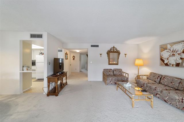 557 MIDWAY DRIVE B, Ocala, FL 34472