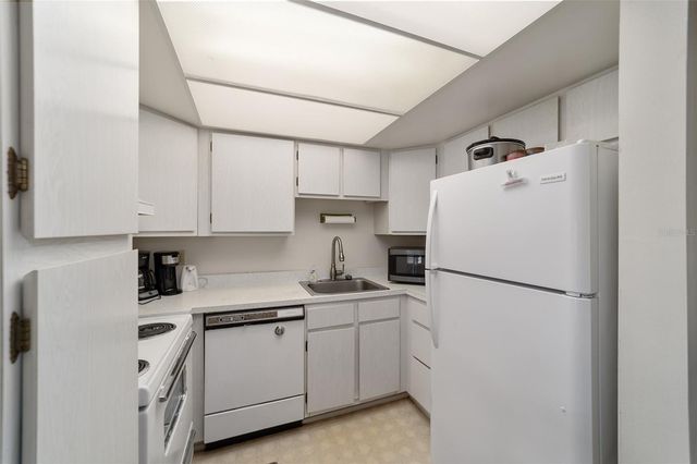 557 MIDWAY DRIVE B, Ocala, FL 34472