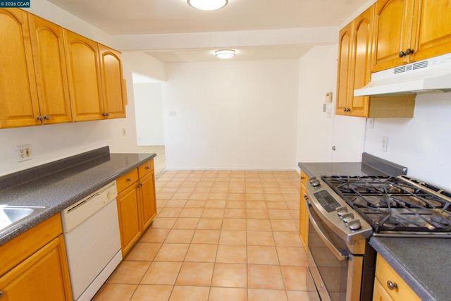 2929 Alta Mira Dr, Richmond, CA 94806