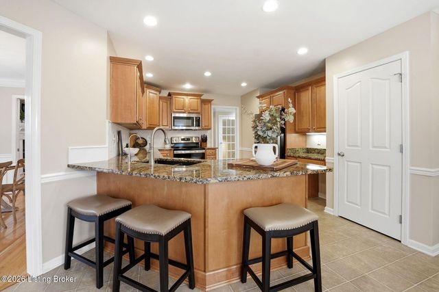 4539 Cherry Forest Cir, Louisville, KY 40245