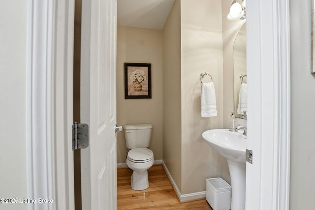 4539 Cherry Forest Cir, Louisville, KY 40245