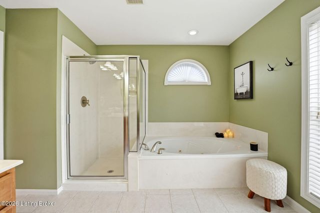 4539 Cherry Forest Cir, Louisville, KY 40245