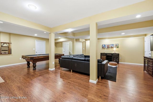 4539 Cherry Forest Cir, Louisville, KY 40245