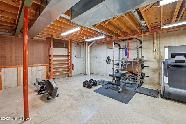 4539 Cherry Forest Cir, Louisville, KY 40245