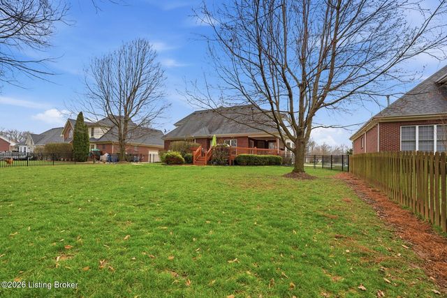 4539 Cherry Forest Cir, Louisville, KY 40245