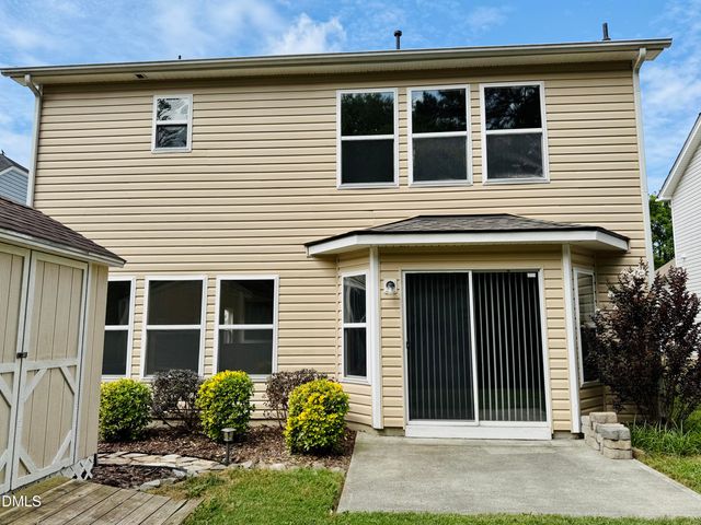 208 Knightwood Drive, Durham, NC 27703