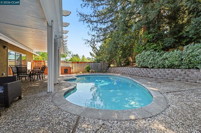 236 Appalachian Dr, Martinez, CA 94553