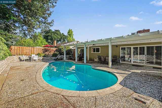 236 Appalachian Dr, Martinez, CA 94553