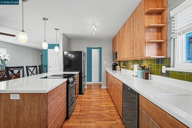 236 Appalachian Dr, Martinez, CA 94553