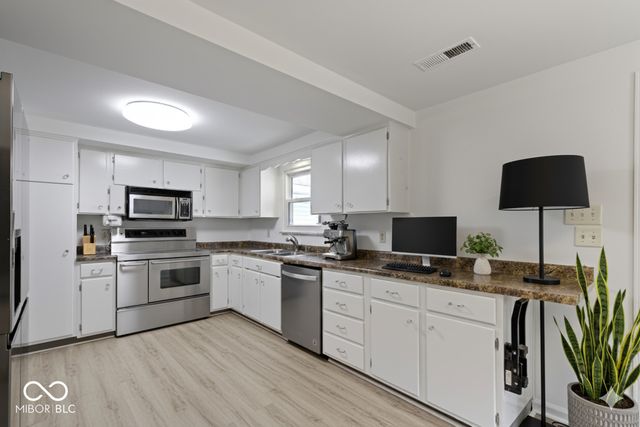 84 Bennett Road, Carmel, IN 46032